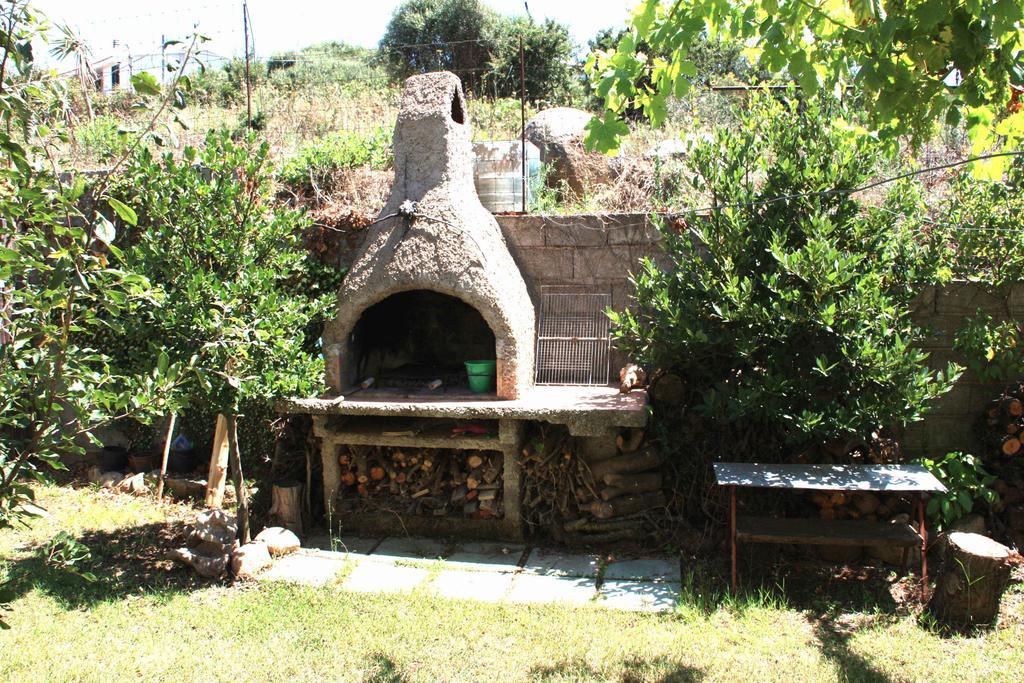 Appartamenti Salusai Trinità dʼAgultu Cameră foto