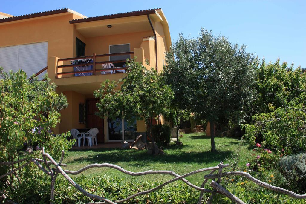 Appartamenti Salusai Trinità dʼAgultu Cameră foto